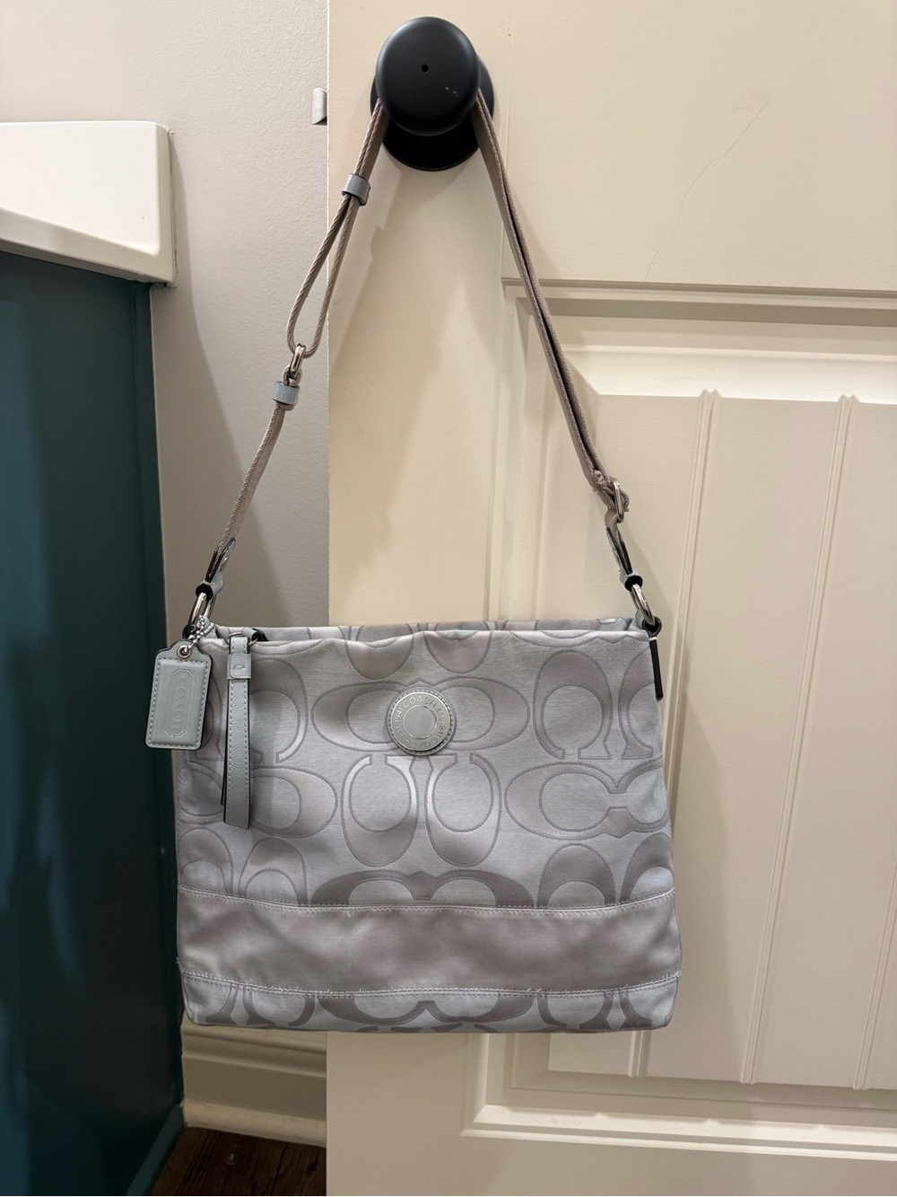 Coach Silver Signature Jacquard Shoulder Bag/crossbody bag